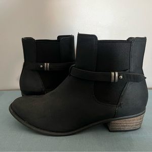 Biker style ankle boot